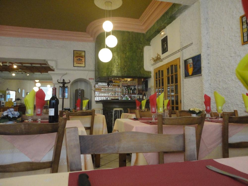 Hotel-Restaurant Le Saint Christophe Lourdes Eksteriør bilde