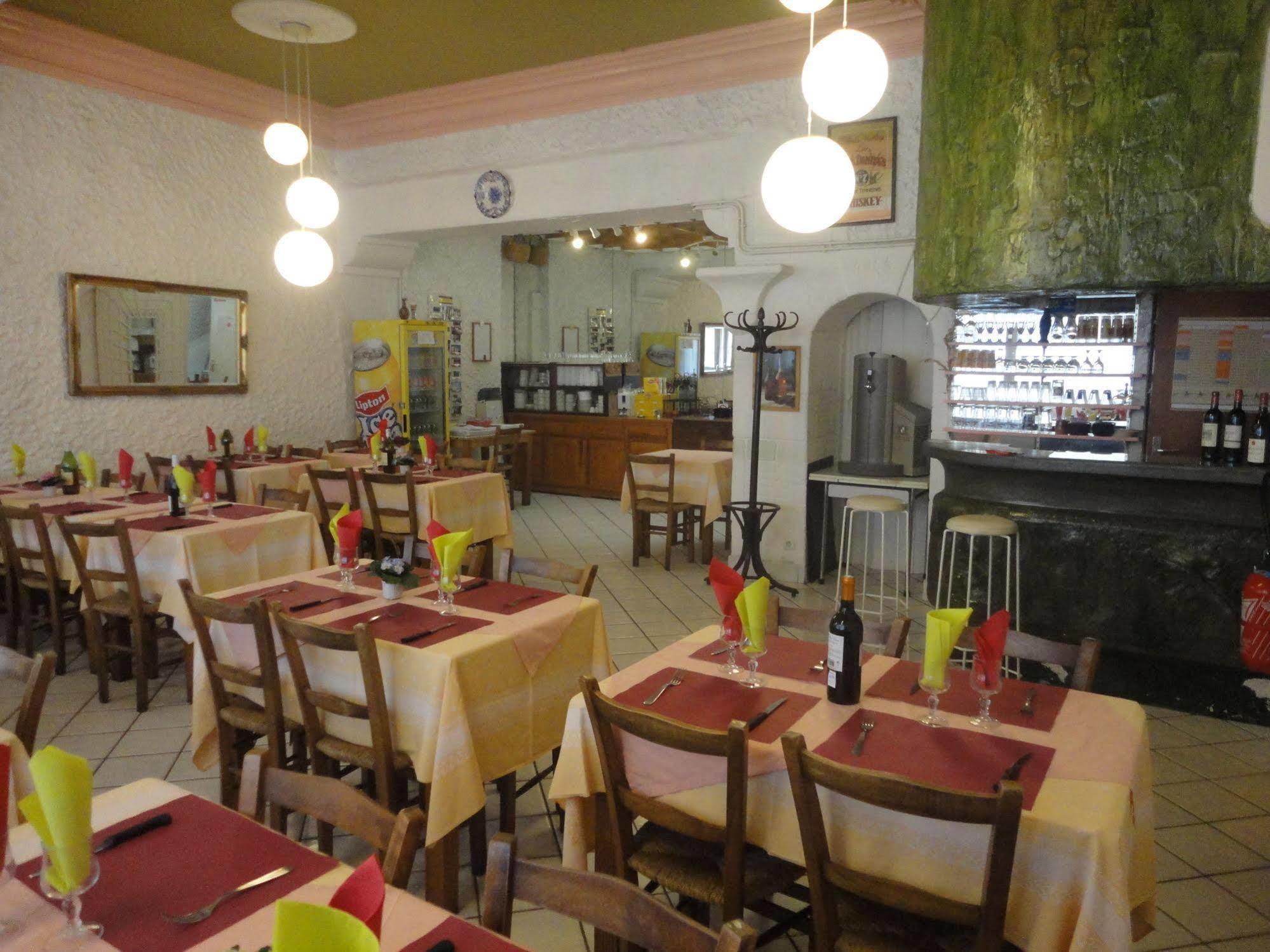 Hotel-Restaurant Le Saint Christophe Lourdes Eksteriør bilde