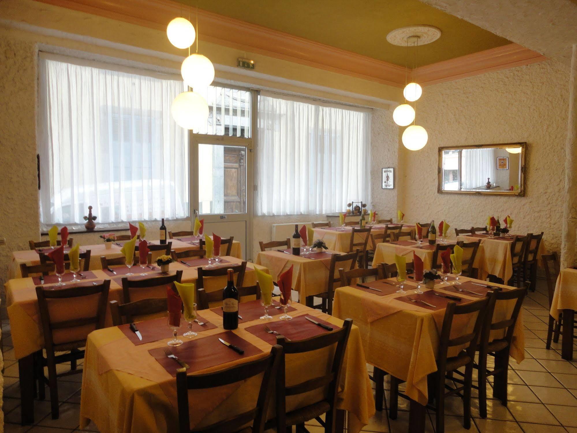 Hotel-Restaurant Le Saint Christophe Lourdes Eksteriør bilde